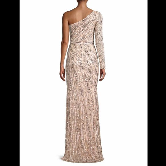 Mac Duggal
One-Shoulder Sequin Gown - Picture 2 of 9